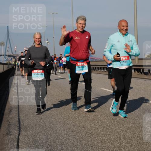 03.10.2025 - Köhlbrandbrückenlauf Fabian Wolf http://msf.ph/oto/9054340 03.10.2025 10:02:40 Position 3 2435, 1687, 1861 meine-sportfotos.de