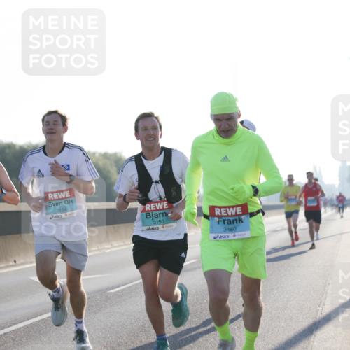 03.10.2025 - Köhlbrandbrückenlauf Jannik Wohlers http://msf.ph/oto/9054343 03.10.2025 09:11:58 Position 3 1017, 3154, 3153, 3460 meine-sportfotos.de