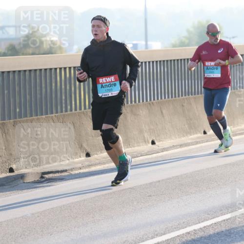 03.10.2025 - Köhlbrandbrückenlauf Lena Gebhardt http://msf.ph/oto/9054345 03.10.2025 09:16:28 Position 1 1703, 2995 meine-sportfotos.de