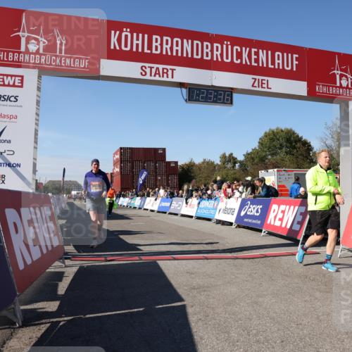 03.10.2025 - Köhlbrandbrückenlauf Lena Gebhardt http://msf.ph/oto/9054366 03.10.2025 13:23:37 Ziel 4285, 4450, 4477, 4719, 4743, 4752, 4887, 4892, 5003, 5114, 5397, 5653, 5855, 6337, 6338, 6378 meine-sportfotos.de