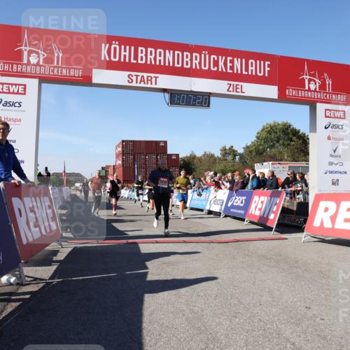 03.10.2025 - Köhlbrandbrückenlauf Lena Gebhardt http://msf.ph/oto/9054370 03.10.2025 13:07:21 Ziel 4287, 4288, 4590, 4649, 4794, 4806, 5645, 5646, 5870, 5872, 6302, 6459, 6467 meine-sportfotos.de