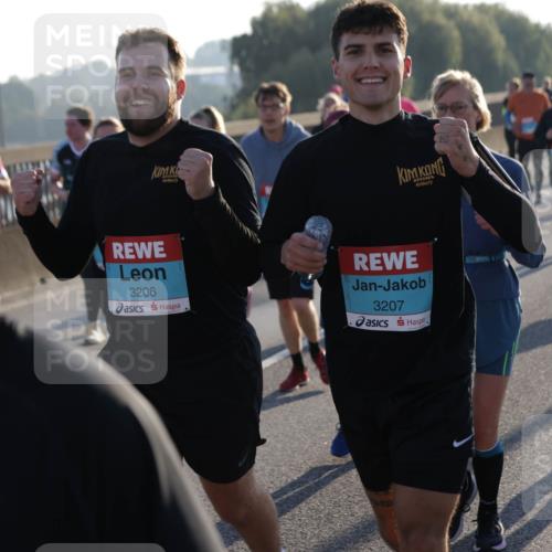 03.10.2025 - Köhlbrandbrückenlauf Jannik Wohlers http://msf.ph/oto/9054375 03.10.2025 09:20:15 Position 3 3206, 3207, 1954 meine-sportfotos.de