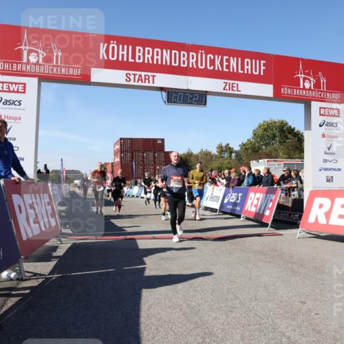 03.10.2025 - Köhlbrandbrückenlauf Lena Gebhardt http://msf.ph/oto/9054382 03.10.2025 13:07:21 Ziel 4287, 4288, 4590, 4649, 4794, 4806, 5645, 5646, 5870, 5872, 6302, 6459, 6467 meine-sportfotos.de