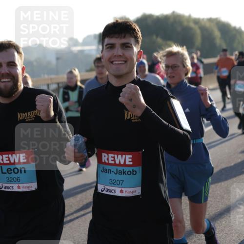 03.10.2025 - Köhlbrandbrückenlauf Jannik Wohlers http://msf.ph/oto/9054394 03.10.2025 09:20:15 Position 3 3206, 3207, 1954 meine-sportfotos.de