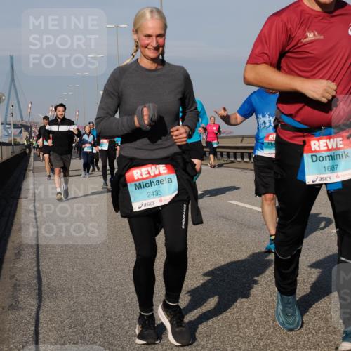 03.10.2025 - Köhlbrandbrückenlauf Fabian Wolf http://msf.ph/oto/9054408 03.10.2025 10:02:41 Position 3 2435, 1687 meine-sportfotos.de