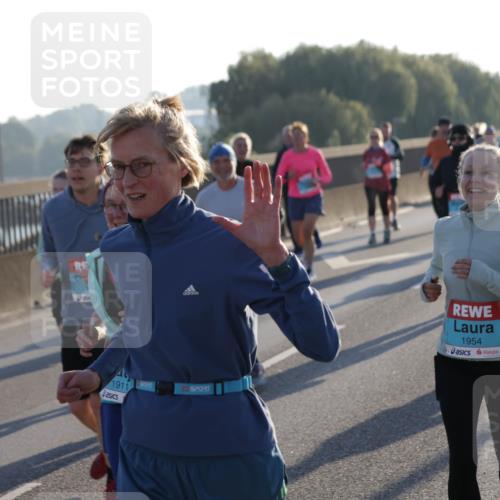 03.10.2025 - Köhlbrandbrückenlauf Jannik Wohlers http://msf.ph/oto/9054415 03.10.2025 09:20:16 Position 3 1807, 25, 1911, 1954 meine-sportfotos.de