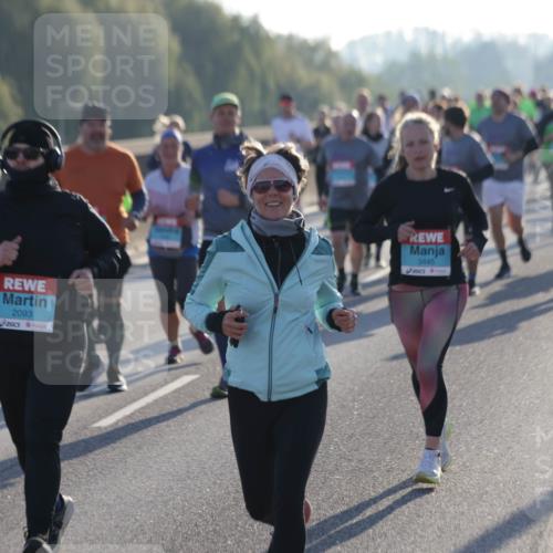 03.10.2025 - Köhlbrandbrückenlauf Jannik Wohlers http://msf.ph/oto/9054423 03.10.2025 09:20:17 Position 3 2093, 3445 meine-sportfotos.de