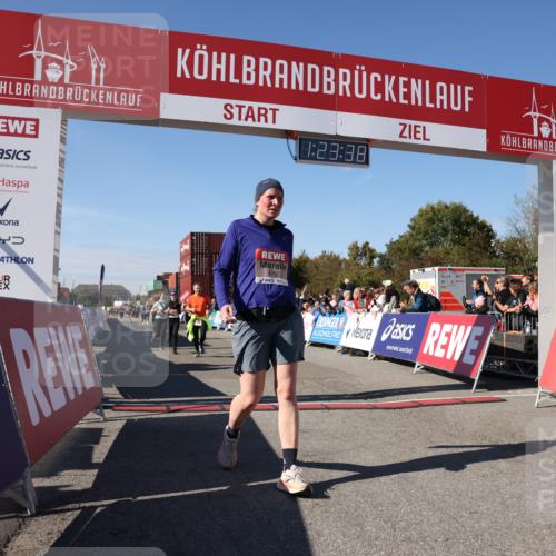 03.10.2025 - Köhlbrandbrückenlauf Lena Gebhardt http://msf.ph/oto/9054425 03.10.2025 13:23:39 Ziel 4285, 4450, 4477, 4719, 4743, 4752, 4892, 5003, 5093, 5397, 5653, 5855, 6337, 6338, 6378 meine-sportfotos.de