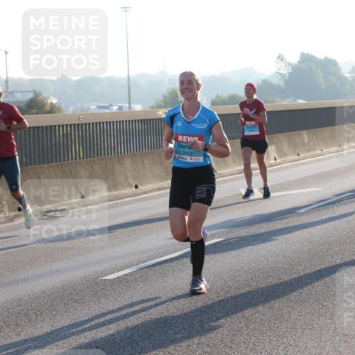03.10.2025 - Köhlbrandbrückenlauf Lena Gebhardt http://msf.ph/oto/9054438 03.10.2025 09:16:30 Position 1 3458, 1118 meine-sportfotos.de