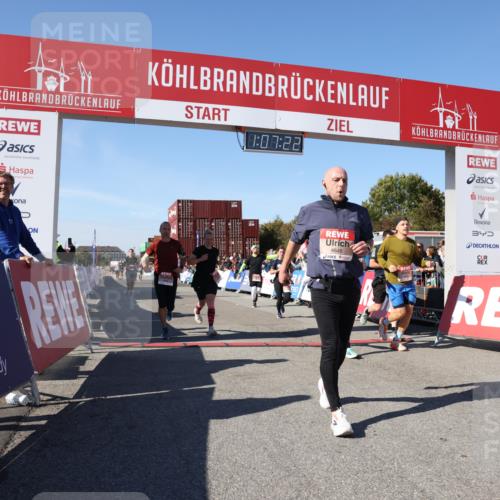 03.10.2025 - Köhlbrandbrückenlauf Lena Gebhardt http://msf.ph/oto/9054444 03.10.2025 13:07:22 Ziel 4287, 4288, 4590, 4649, 4794, 4806, 5645, 5646, 5870, 5872, 6302, 6459 meine-sportfotos.de
