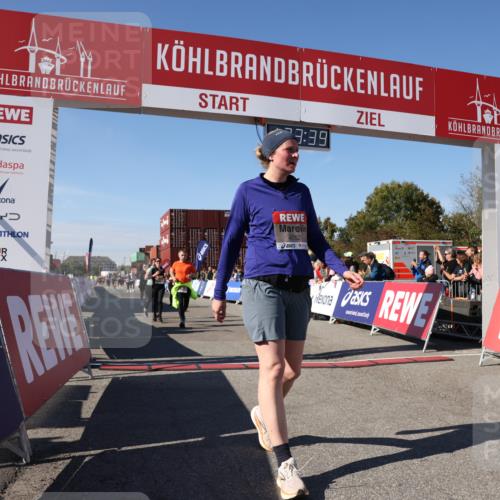 03.10.2025 - Köhlbrandbrückenlauf Lena Gebhardt http://msf.ph/oto/9054450 03.10.2025 13:23:39 Ziel 4285, 4450, 4477, 4719, 4743, 4752, 4892, 5003, 5093, 5397, 5653, 5855, 6337, 6338, 6378 meine-sportfotos.de