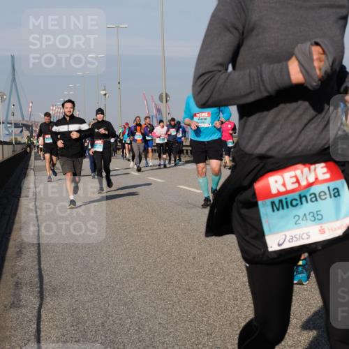 03.10.2025 - Köhlbrandbrückenlauf Fabian Wolf http://msf.ph/oto/9054452 03.10.2025 10:02:42 Position 3 2435 meine-sportfotos.de