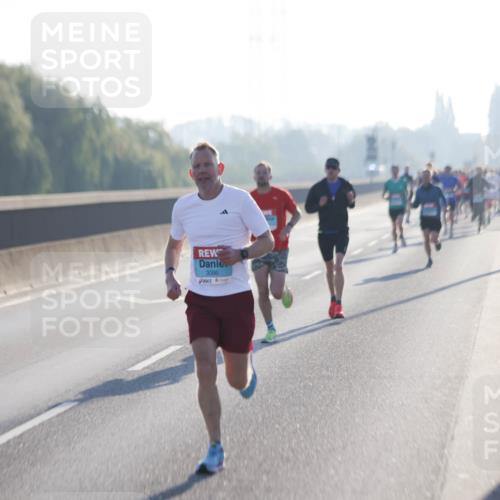 03.10.2025 - Köhlbrandbrückenlauf Jannik Wohlers http://msf.ph/oto/9054456 03.10.2025 09:12:22 Position 3 3086 meine-sportfotos.de