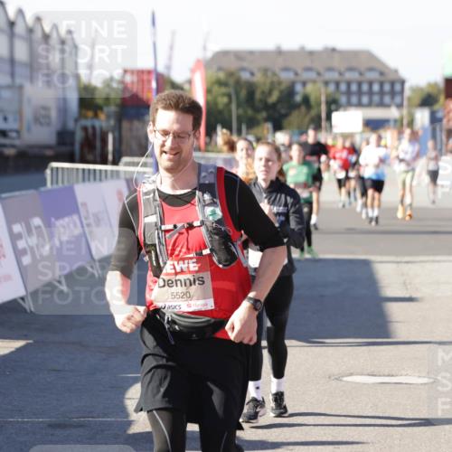 03.10.2025 - Köhlbrandbrückenlauf Jannik Wohlers http://msf.ph/oto/9054462 03.10.2025 13:09:53 Ziel 4260, 4625, 4718, 4837, 5520, 5763, 5941, 6308, 6659, 6750 meine-sportfotos.de