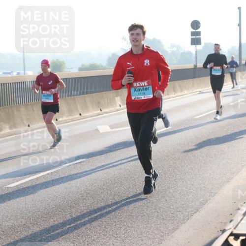 03.10.2025 - Köhlbrandbrückenlauf Lena Gebhardt http://msf.ph/oto/9054473 03.10.2025 09:16:31 Position 1 1118 meine-sportfotos.de