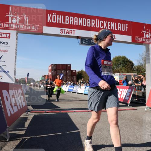 03.10.2025 - Köhlbrandbrückenlauf Lena Gebhardt http://msf.ph/oto/9054482 03.10.2025 13:23:40 Ziel 4285, 4450, 4719, 4743, 4752, 4892, 5093, 5397, 5653, 5855, 6337, 6338, 6378 meine-sportfotos.de
