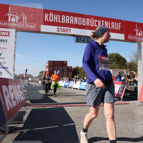 03.10.2025 - Köhlbrandbrückenlauf Lena Gebhardt http://msf.ph/oto/9054492 03.10.2025 13:23:40 Ziel 4285, 4450, 4719, 4743, 4752, 4892, 5093, 5397, 5653, 5855, 6337, 6338, 6378 meine-sportfotos.de