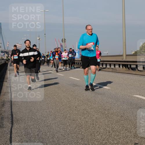 03.10.2025 - Köhlbrandbrückenlauf Fabian Wolf http://msf.ph/oto/9054501 03.10.2025 10:02:43 Position 3  meine-sportfotos.de