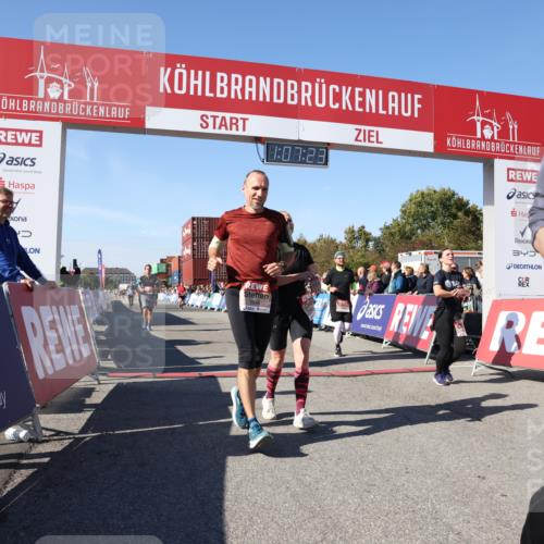 03.10.2025 - Köhlbrandbrückenlauf Lena Gebhardt http://msf.ph/oto/9054516 03.10.2025 13:07:24 Ziel 4113, 4287, 4288, 4590, 4636, 4649, 4794, 4806, 5645, 5646, 5870, 5872, 6459 meine-sportfotos.de