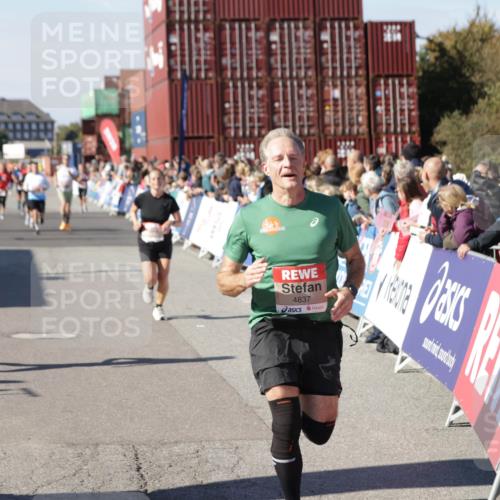 03.10.2025 - Köhlbrandbrückenlauf Jannik Wohlers http://msf.ph/oto/9054517 03.10.2025 13:09:55 Ziel 4260, 4625, 4718, 4837, 4929, 5520, 5763, 5941, 6308, 6659, 6750 meine-sportfotos.de