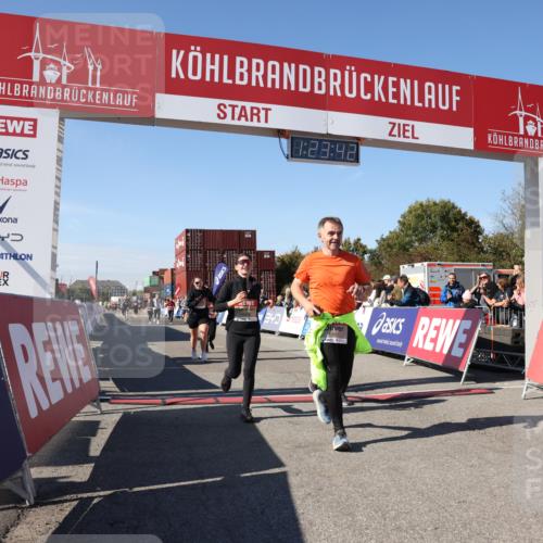 03.10.2025 - Köhlbrandbrückenlauf Lena Gebhardt http://msf.ph/oto/9054524 03.10.2025 13:23:42 Ziel 4285, 4743, 4752, 5093, 5397, 5653, 5855 meine-sportfotos.de