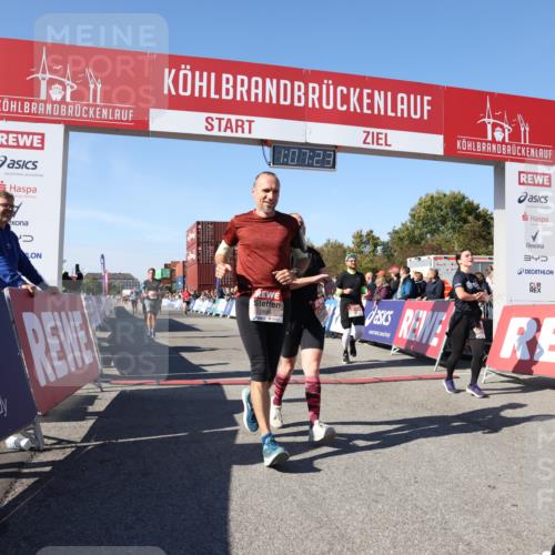 03.10.2025 - Köhlbrandbrückenlauf Lena Gebhardt http://msf.ph/oto/9054530 03.10.2025 13:07:24 Ziel 4113, 4287, 4288, 4590, 4636, 4649, 4794, 4806, 5645, 5646, 5870, 5872, 6459 meine-sportfotos.de