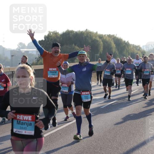03.10.2025 - Köhlbrandbrückenlauf Jannik Wohlers http://msf.ph/oto/9054536 03.10.2025 09:20:20 Position 3 3839, 3445, 1593, 3736 meine-sportfotos.de