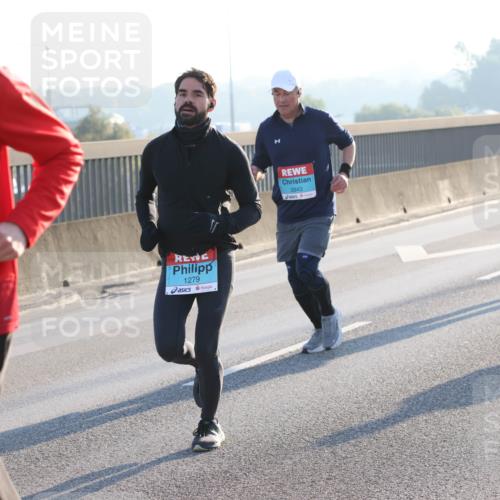 03.10.2025 - Köhlbrandbrückenlauf Lena Gebhardt http://msf.ph/oto/9054537 03.10.2025 09:16:33 Position 1 1118, 2, 1279, 2843 meine-sportfotos.de