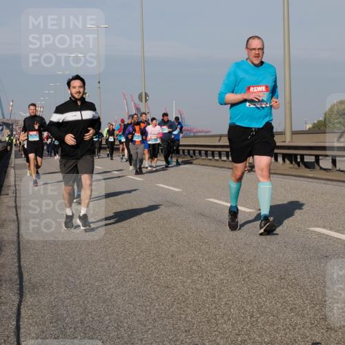03.10.2025 - Köhlbrandbrückenlauf Fabian Wolf http://msf.ph/oto/9054543 03.10.2025 10:02:44 Position 3  meine-sportfotos.de