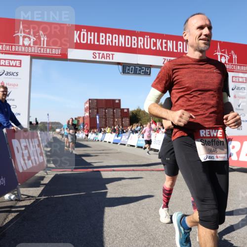 03.10.2025 - Köhlbrandbrückenlauf Lena Gebhardt http://msf.ph/oto/9054557 03.10.2025 13:07:25 Ziel 4113, 4287, 4288, 4590, 4636, 4649, 4794, 4806, 5645, 5646, 5870, 5872, 6459 meine-sportfotos.de