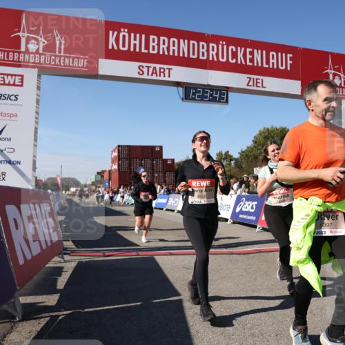 03.10.2025 - Köhlbrandbrückenlauf Lena Gebhardt http://msf.ph/oto/9054561 03.10.2025 13:23:43 Ziel 4285, 4465, 4743, 4752, 5093, 5397, 5653, 5855, 6728 meine-sportfotos.de