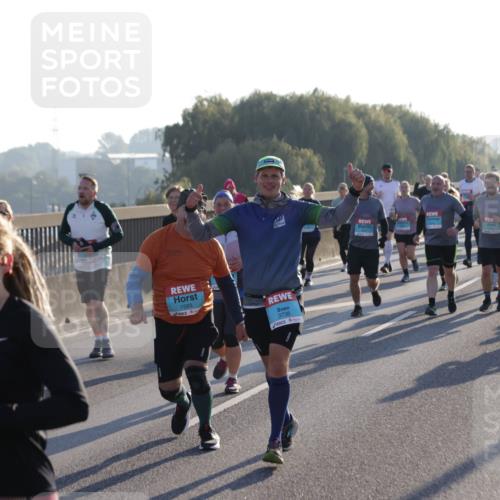 03.10.2025 - Köhlbrandbrückenlauf Jannik Wohlers http://msf.ph/oto/9054566 03.10.2025 09:20:20 Position 3 3445, 1593, 3736 meine-sportfotos.de