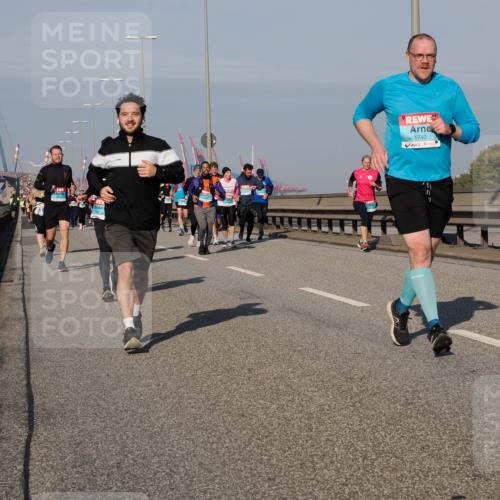 03.10.2025 - Köhlbrandbrückenlauf Fabian Wolf http://msf.ph/oto/9054573 03.10.2025 10:02:44 Position 3 2076, 1740 meine-sportfotos.de