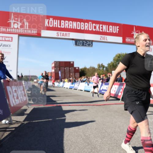 03.10.2025 - Köhlbrandbrückenlauf Lena Gebhardt http://msf.ph/oto/9054574 03.10.2025 13:07:25 Ziel 4113, 4287, 4288, 4590, 4636, 4649, 4794, 4806, 5645, 5646, 5870, 5872, 6459 meine-sportfotos.de