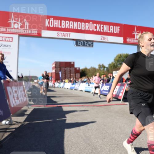 03.10.2025 - Köhlbrandbrückenlauf Lena Gebhardt http://msf.ph/oto/9054585 03.10.2025 13:07:25 Ziel 4113, 4287, 4288, 4590, 4636, 4649, 4794, 4806, 5645, 5646, 5870, 5872, 6459 meine-sportfotos.de