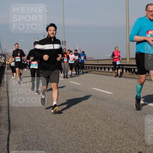 03.10.2025 - Köhlbrandbrückenlauf Fabian Wolf http://msf.ph/oto/9054591 03.10.2025 10:02:45 Position 3 2076 meine-sportfotos.de