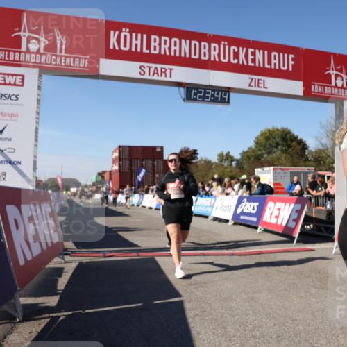 03.10.2025 - Köhlbrandbrückenlauf Lena Gebhardt http://msf.ph/oto/9054600 03.10.2025 13:23:44 Ziel 4285, 4465, 4743, 4752, 4918, 5081, 5093, 5397, 5653, 5855, 6728 meine-sportfotos.de