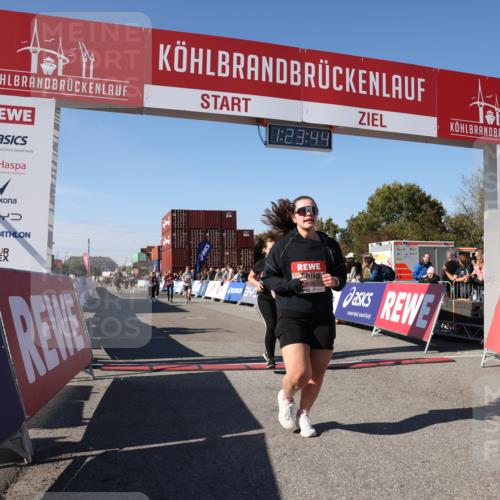 03.10.2025 - Köhlbrandbrückenlauf Lena Gebhardt http://msf.ph/oto/9054621 03.10.2025 13:23:45 Ziel 4285, 4465, 4743, 4752, 4918, 5081, 5093, 5397, 5653, 5855, 6728 meine-sportfotos.de