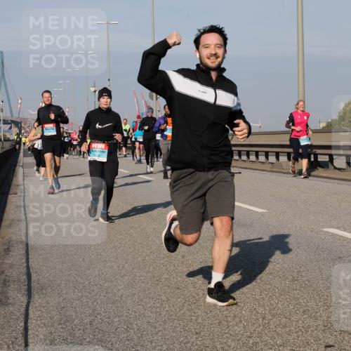 03.10.2025 - Köhlbrandbrückenlauf Fabian Wolf http://msf.ph/oto/9054623 03.10.2025 10:02:45 Position 3 2076 meine-sportfotos.de