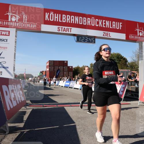 03.10.2025 - Köhlbrandbrückenlauf Lena Gebhardt http://msf.ph/oto/9054633 03.10.2025 13:23:45 Ziel 4285, 4465, 4743, 4752, 4918, 5081, 5093, 5397, 5653, 5855, 6728 meine-sportfotos.de