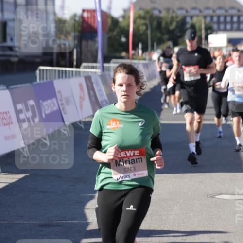 03.10.2025 - Köhlbrandbrückenlauf Jannik Wohlers http://msf.ph/oto/9054635 03.10.2025 13:09:59 Ziel 4260, 4625, 4718, 4787, 4837, 4929, 5520, 5763, 5941, 6083, 6428, 6432, 6750, 6764 meine-sportfotos.de