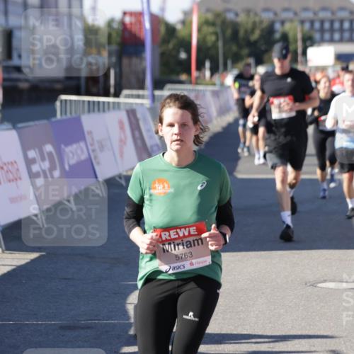 03.10.2025 - Köhlbrandbrückenlauf Jannik Wohlers http://msf.ph/oto/9054638 03.10.2025 13:09:59 Ziel 4260, 4625, 4718, 4787, 4837, 4929, 5520, 5763, 5941, 6083, 6428, 6432, 6750, 6764 meine-sportfotos.de