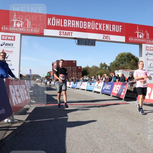 03.10.2025 - Köhlbrandbrückenlauf Lena Gebhardt http://msf.ph/oto/9054642 03.10.2025 13:07:27 Ziel 4113, 4254, 4287, 4288, 4375, 4590, 4636, 4649, 4794, 4806, 5645, 5646, 5870, 5872, 6459 meine-sportfotos.de