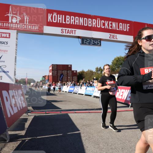 03.10.2025 - Köhlbrandbrückenlauf Lena Gebhardt http://msf.ph/oto/9054648 03.10.2025 13:23:46 Ziel 4285, 4465, 4743, 4752, 4918, 5081, 5093, 5397, 5855, 6728 meine-sportfotos.de