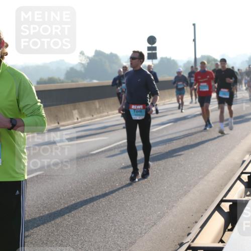 03.10.2025 - Köhlbrandbrückenlauf Lena Gebhardt http://msf.ph/oto/9054650 03.10.2025 09:16:36 Position 1 2889 meine-sportfotos.de