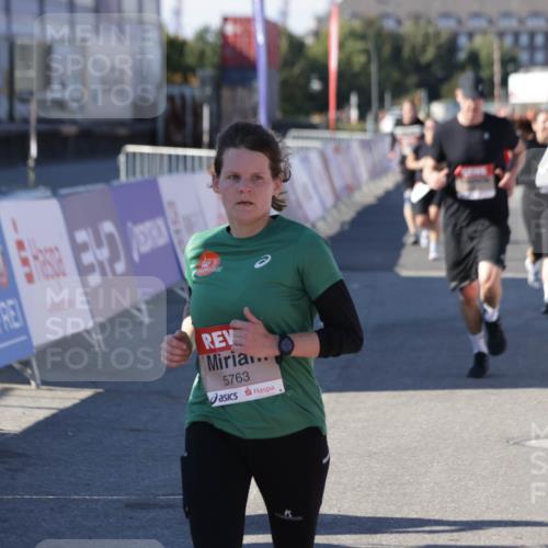 03.10.2025 - Köhlbrandbrückenlauf Jannik Wohlers http://msf.ph/oto/9054651 03.10.2025 13:09:59 Ziel 4260, 4625, 4718, 4787, 4837, 4929, 5520, 5763, 5941, 6083, 6428, 6432, 6750, 6764 meine-sportfotos.de