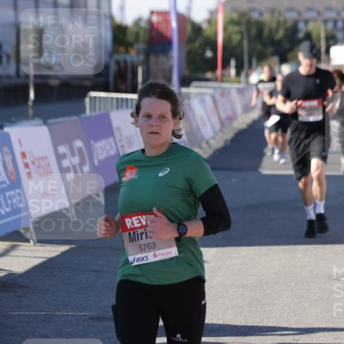 03.10.2025 - Köhlbrandbrückenlauf Jannik Wohlers http://msf.ph/oto/9054653 03.10.2025 13:09:59 Ziel 4260, 4625, 4718, 4787, 4837, 4929, 5520, 5763, 5941, 6083, 6428, 6432, 6750, 6764 meine-sportfotos.de