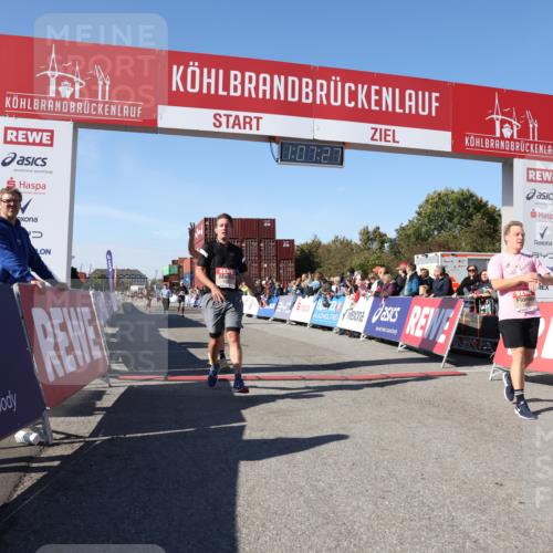 03.10.2025 - Köhlbrandbrückenlauf Lena Gebhardt http://msf.ph/oto/9054656 03.10.2025 13:07:27 Ziel 4113, 4254, 4287, 4288, 4375, 4590, 4636, 4649, 4794, 4806, 5645, 5646, 5870, 5872, 6459 meine-sportfotos.de