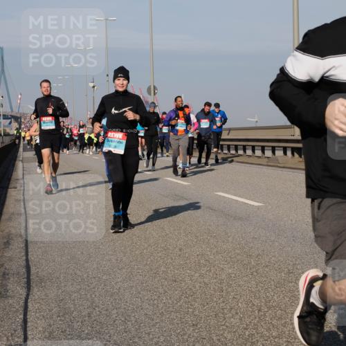 03.10.2025 - Köhlbrandbrückenlauf Fabian Wolf http://msf.ph/oto/9054664 03.10.2025 10:02:46 Position 3 2076 meine-sportfotos.de