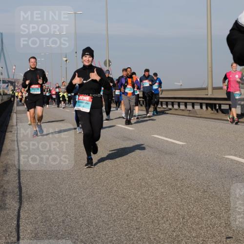 03.10.2025 - Köhlbrandbrückenlauf Fabian Wolf http://msf.ph/oto/9054672 03.10.2025 10:02:46 Position 3 2076 meine-sportfotos.de
